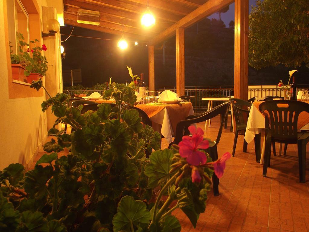 Hotel Ristorante Mosaici Пиаца Армерина Екстериор снимка
