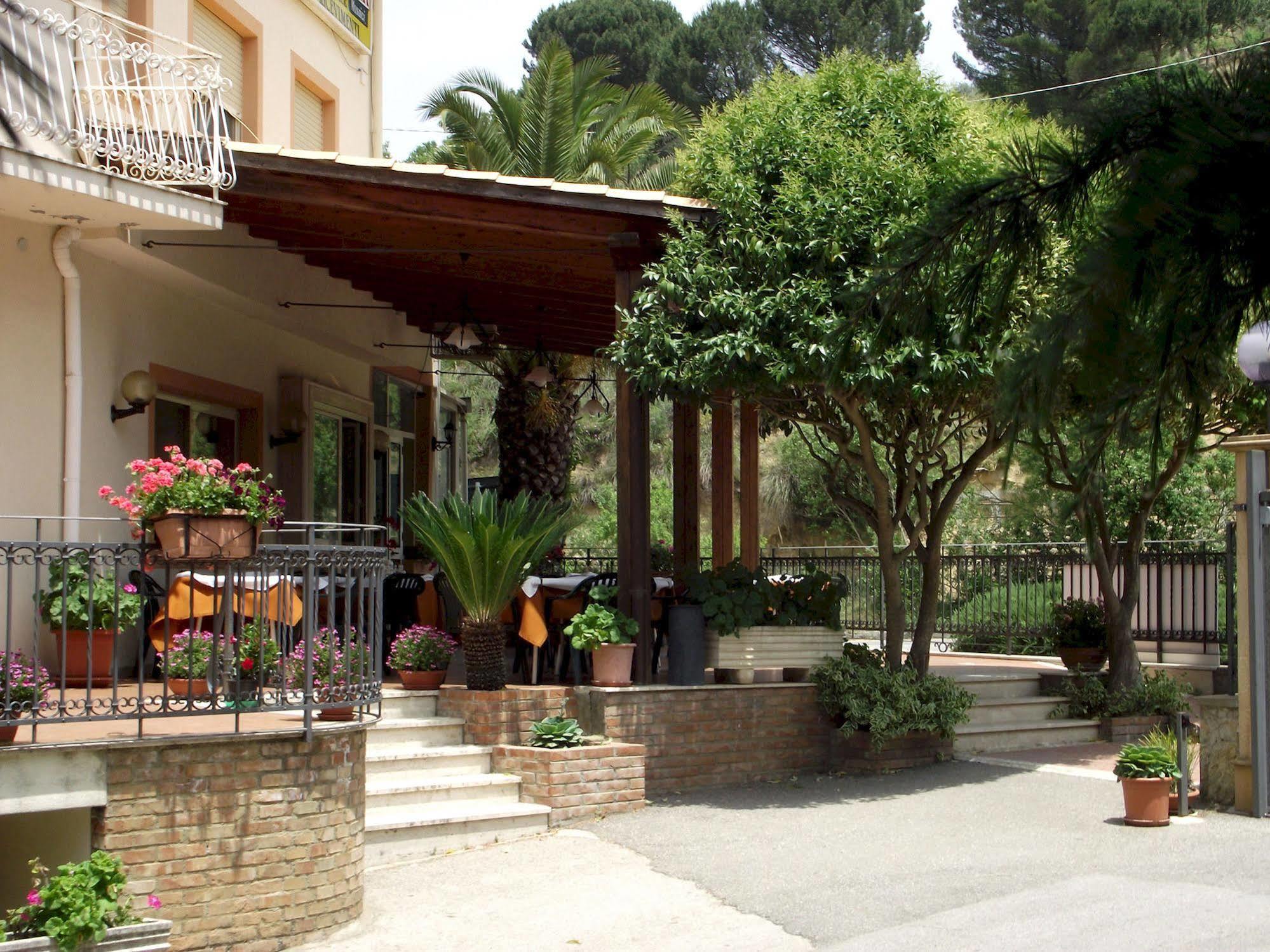 Hotel Ristorante Mosaici Пиаца Армерина Екстериор снимка