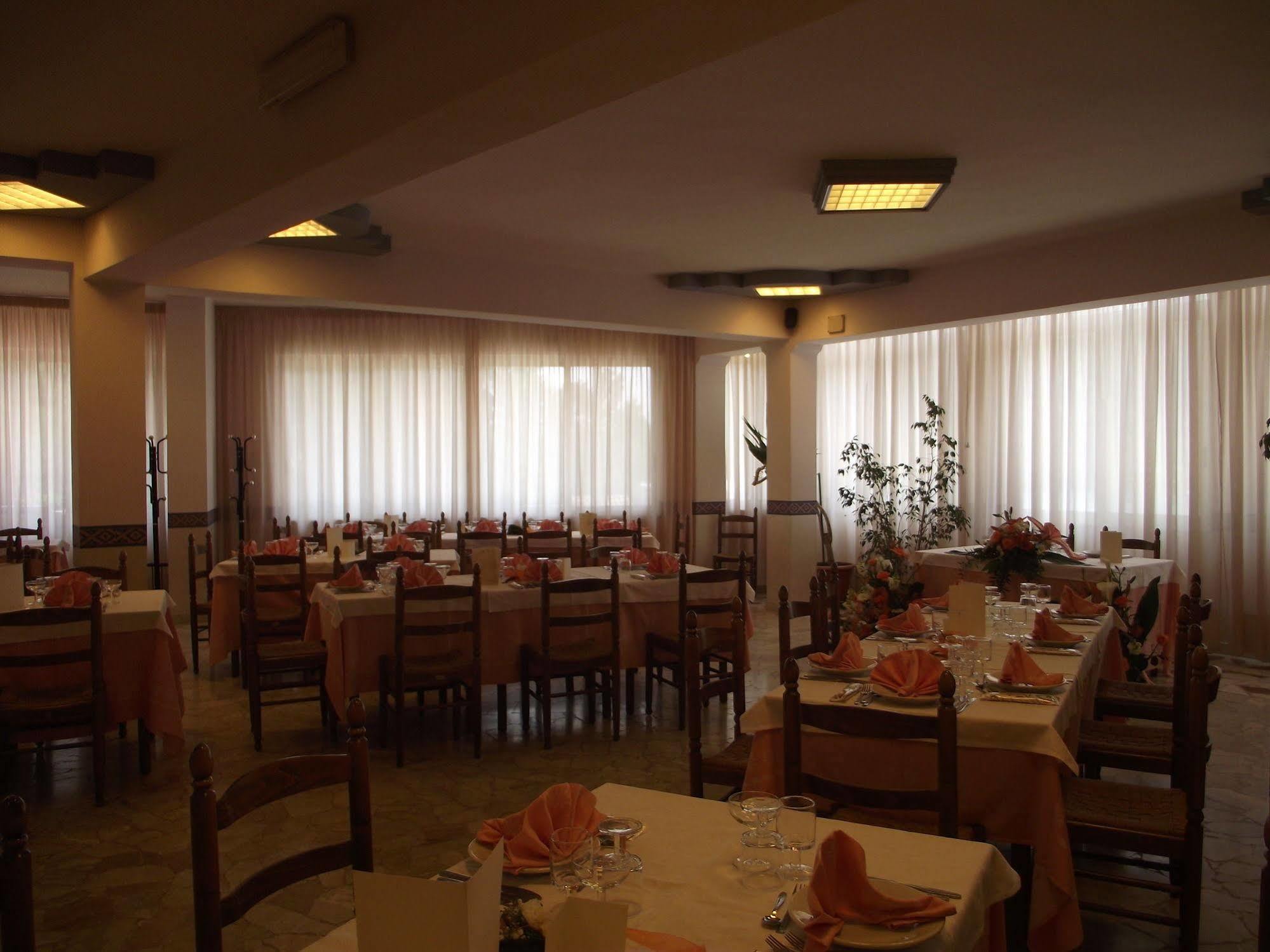 Hotel Ristorante Mosaici Пиаца Армерина Екстериор снимка