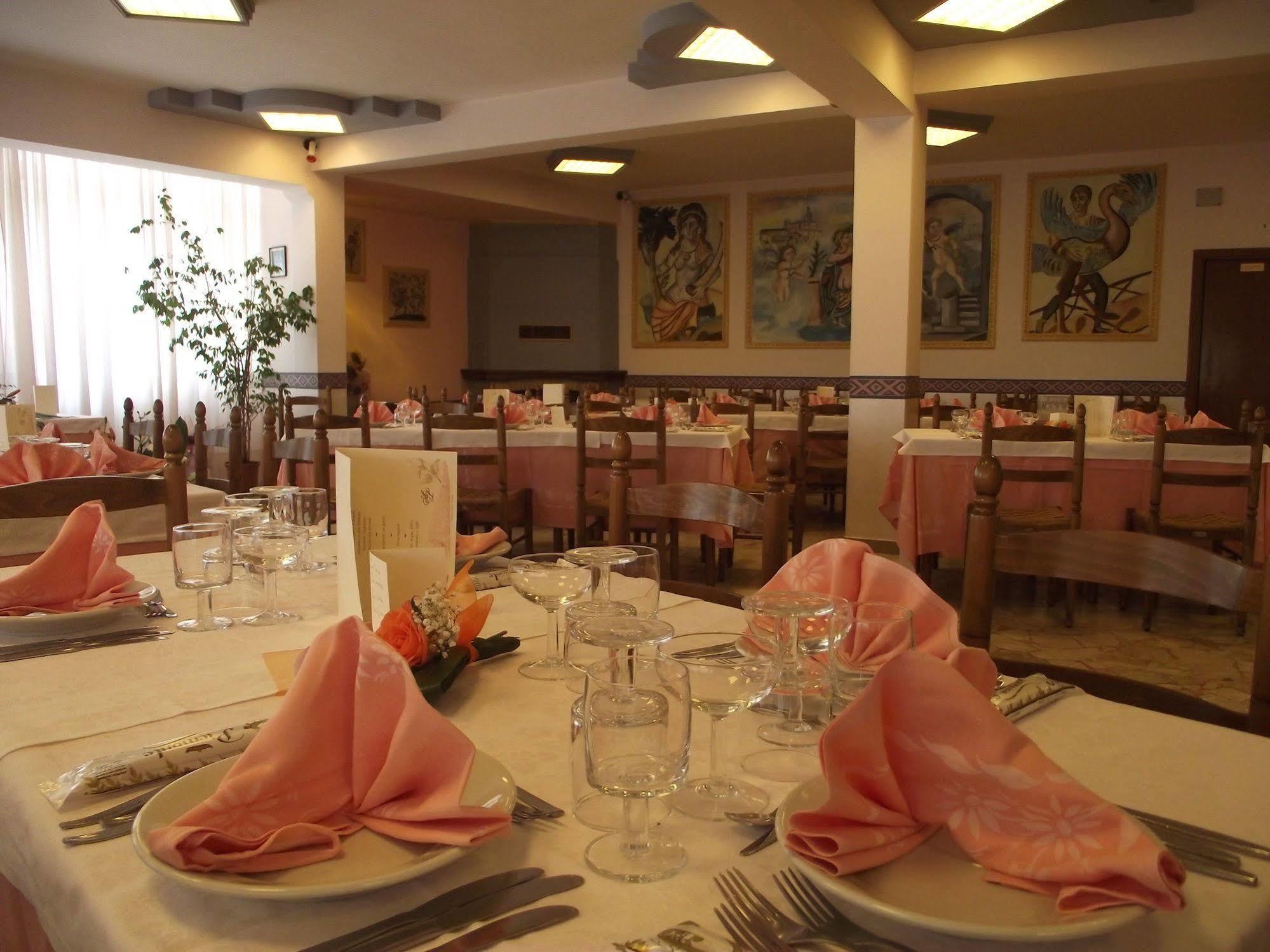 Hotel Ristorante Mosaici Пиаца Армерина Екстериор снимка